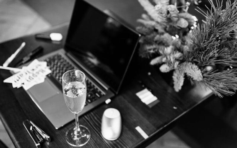 Laithwaites and Alan Carr Partner for the Fun-Filled Wine Podcast “Bottoms Up!”