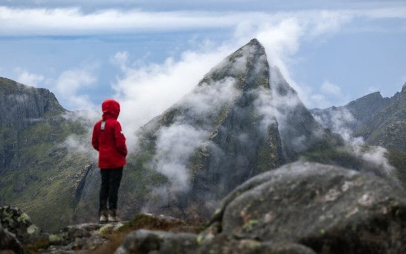 Etnas Volcanic Wines Eight Must-Try Picks from the Edge of the Earth