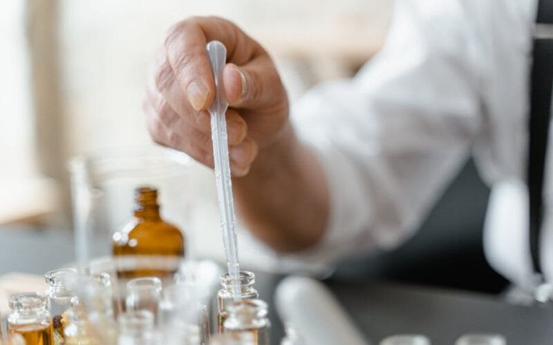 Specialty Coffee Shops Face Tough Choice: Keep Surcharges or Lose Customers?