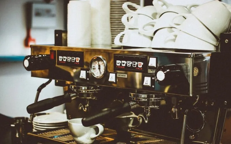 The Acidity Divide: Why Espresso Feels Tangy While Filter Coffee Feels Flat