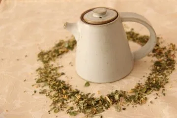 Maghrebi Mint Tea: A Fragrant Tradition of North African Hospitality