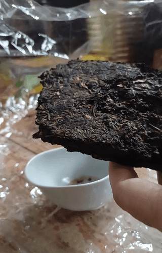 The Art of Unfolding Puer Tea Bricks