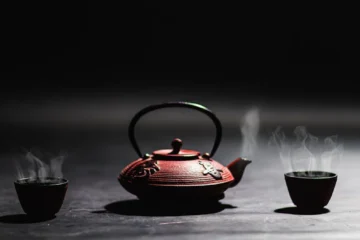 Bitterleaf Lao Man’E Maocha Raw Puer: A Blend That Takes Time to Unfold