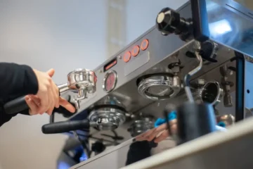 Sage Bambino Plus vs. Gaggia Classic Pro: The £500-600 Espresso Dilemma