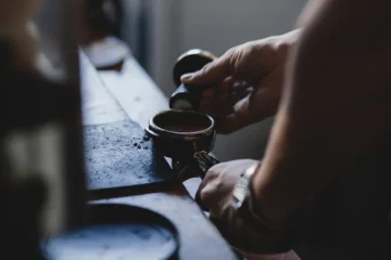 The Cup That Lets You Scrap Crema Like a Pro
