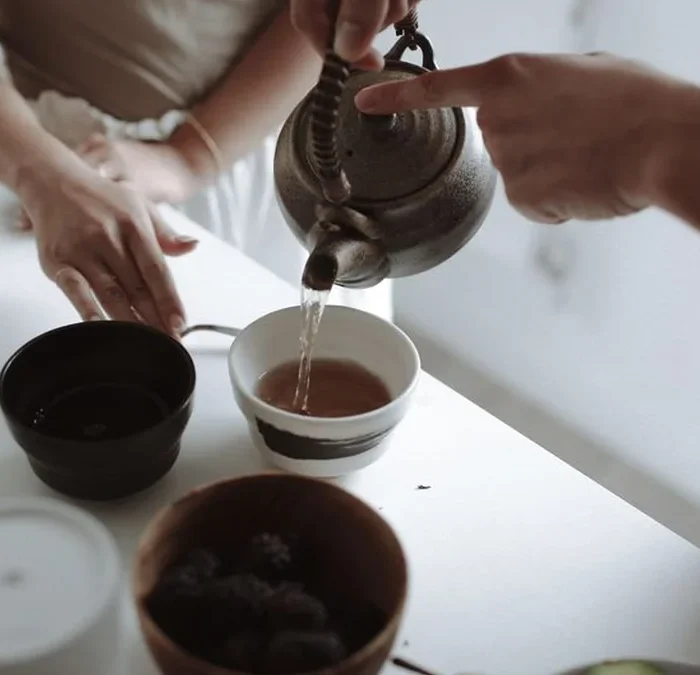 How Milk Alters the Antioxidant Profile of Your Tea