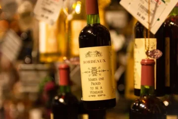 Custom pinstriping meets viticulture at Nostalgia Wines